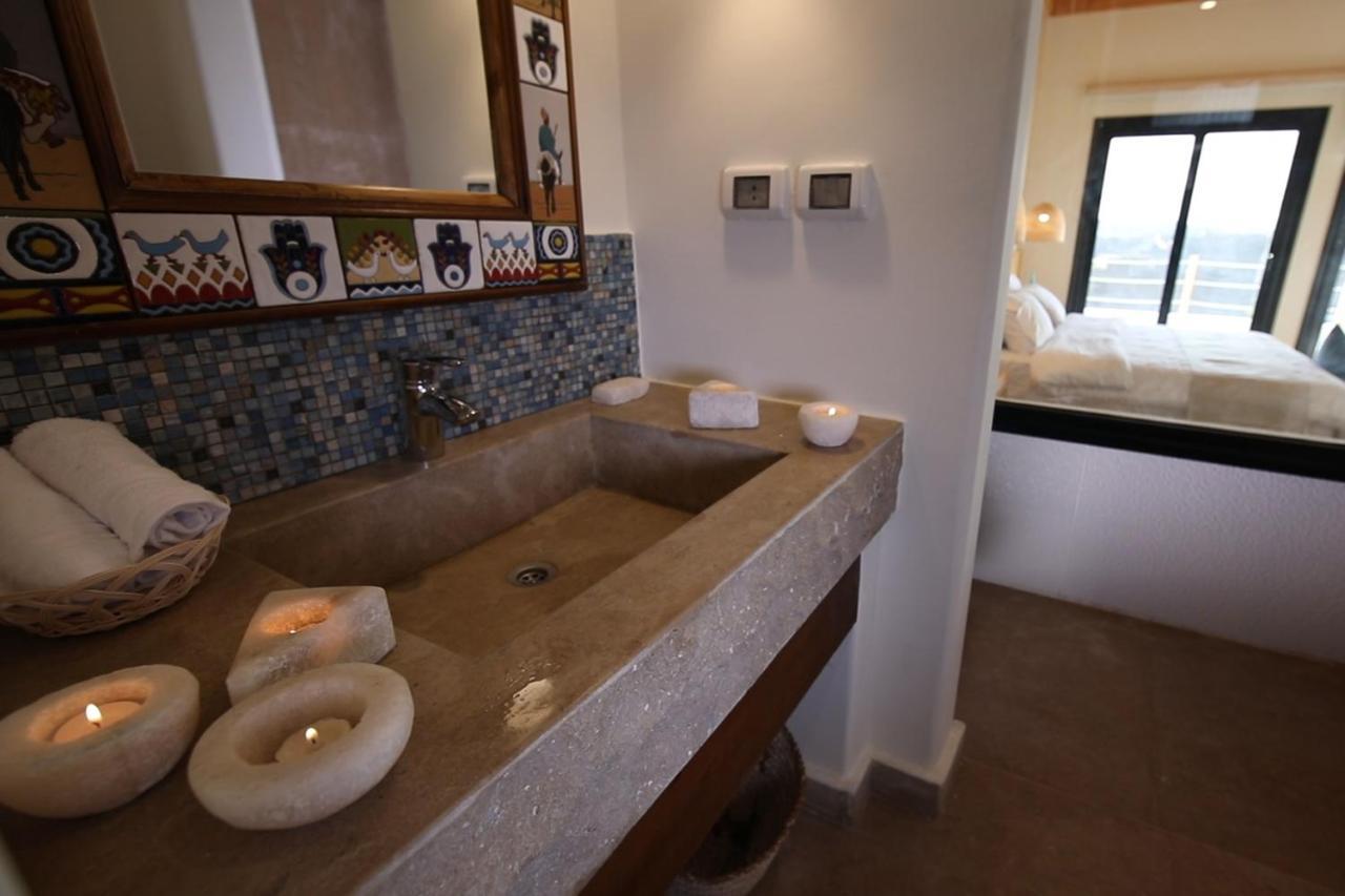 Benben By Dhara Hotels - Adults Only Aswan Buitenkant foto Bathroom at the Hotel