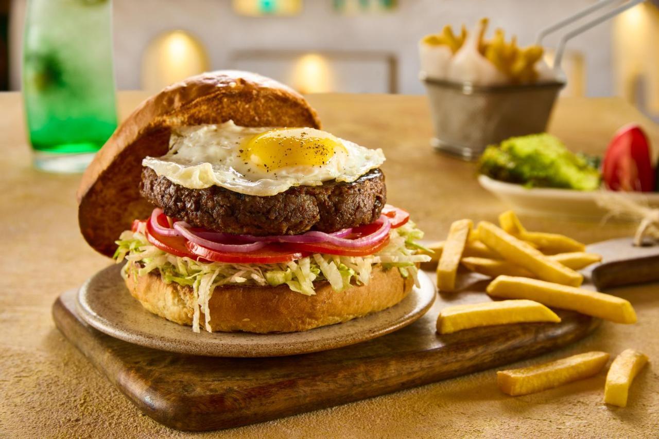 Benben By Dhara Hotels - Adults Only Aswan Buitenkant foto Egg and Cheese Burger